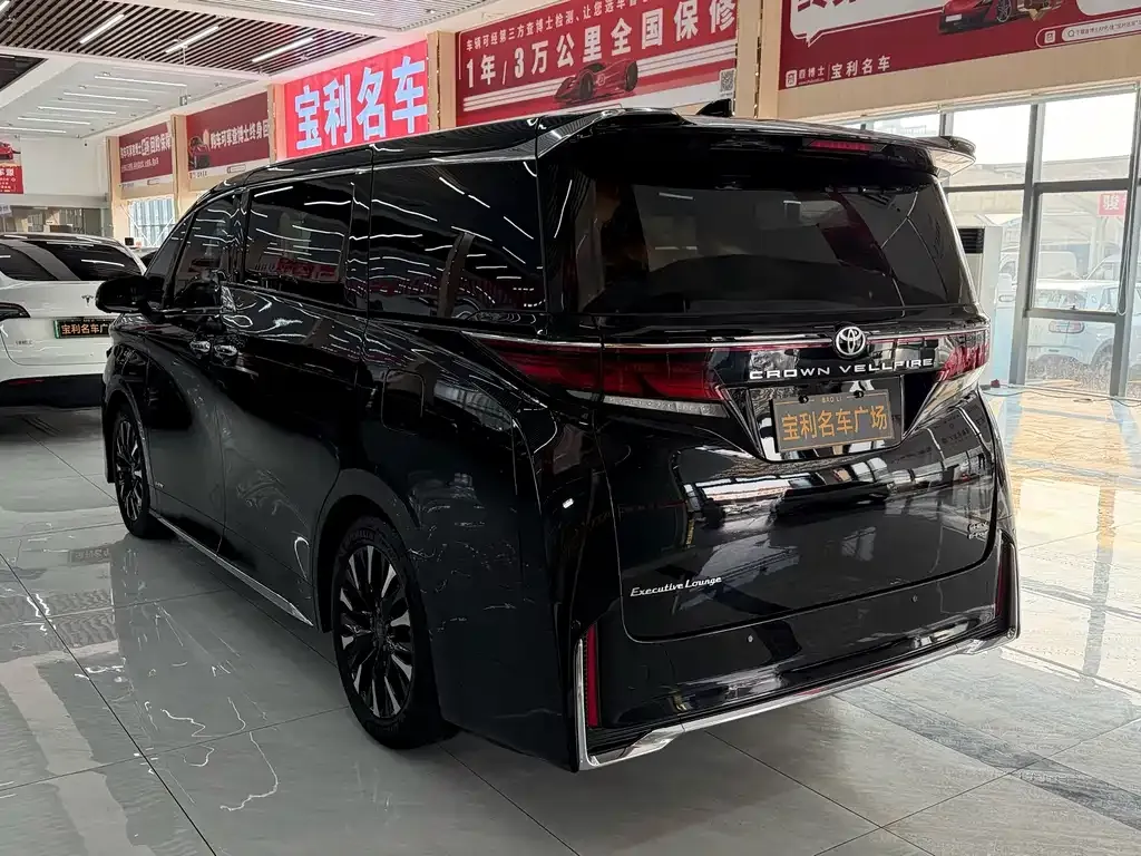 Toyota Vellfire — фото 9