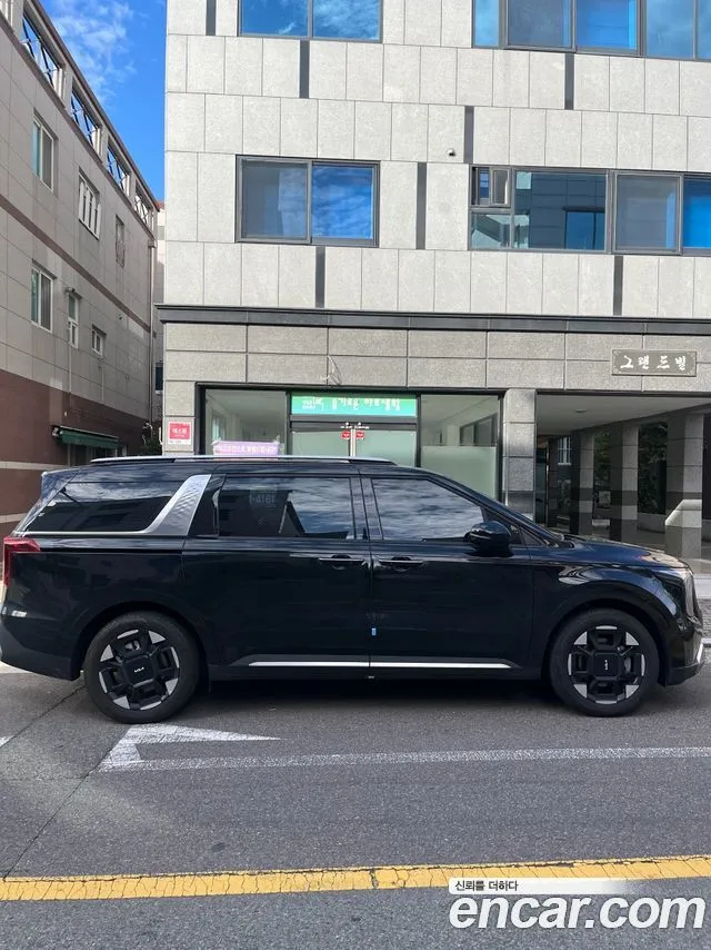 Kia Carnival — фото 10