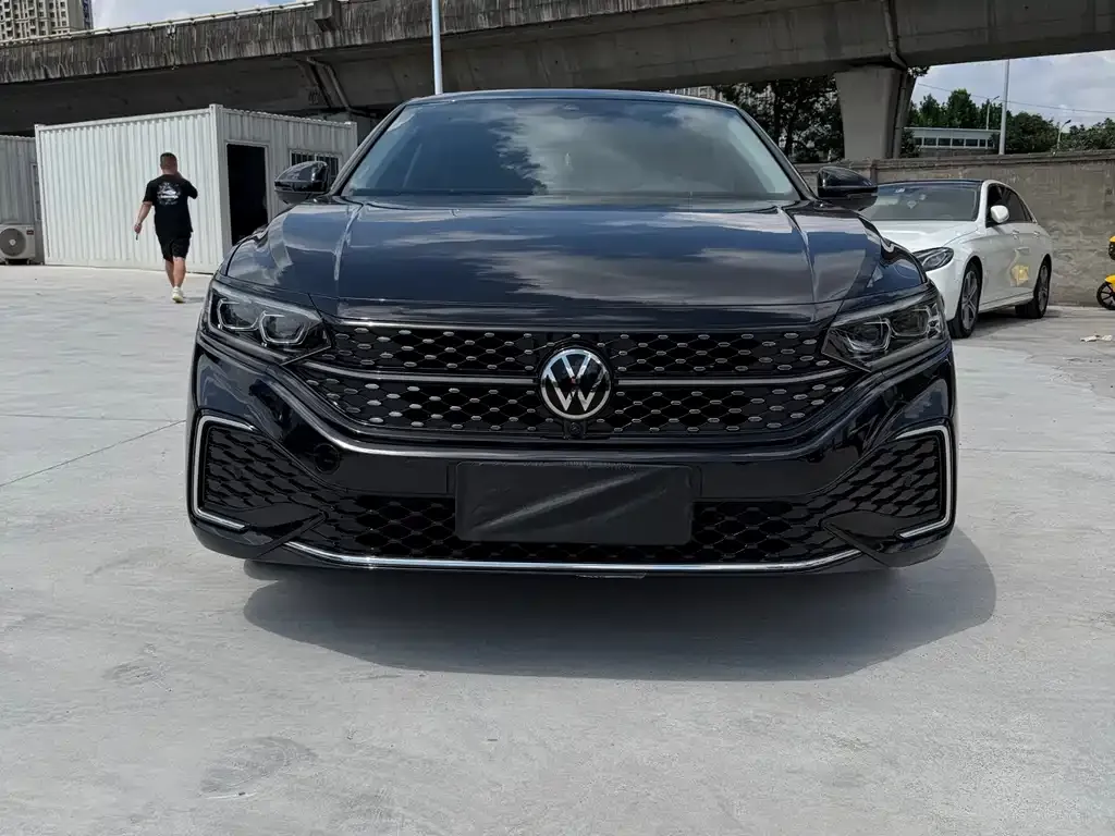 Volkswagen Passat — фото 6
