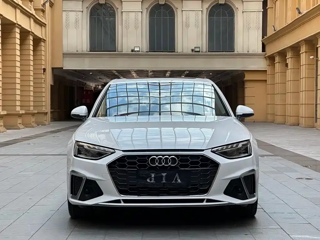 Audi A4L — фото 5