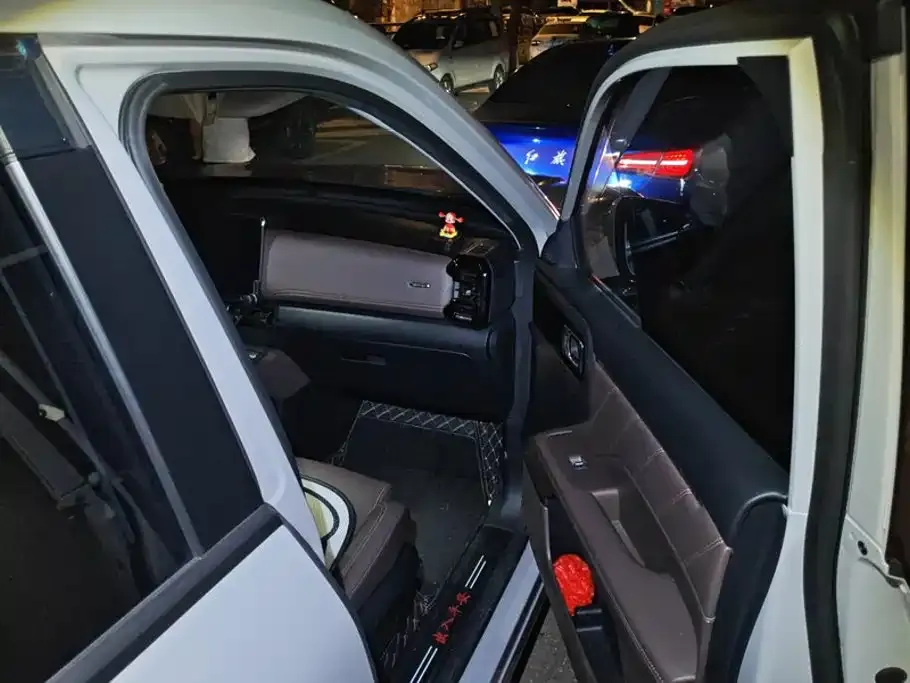 Wuling Xingguang 560 New Energy — фото 10