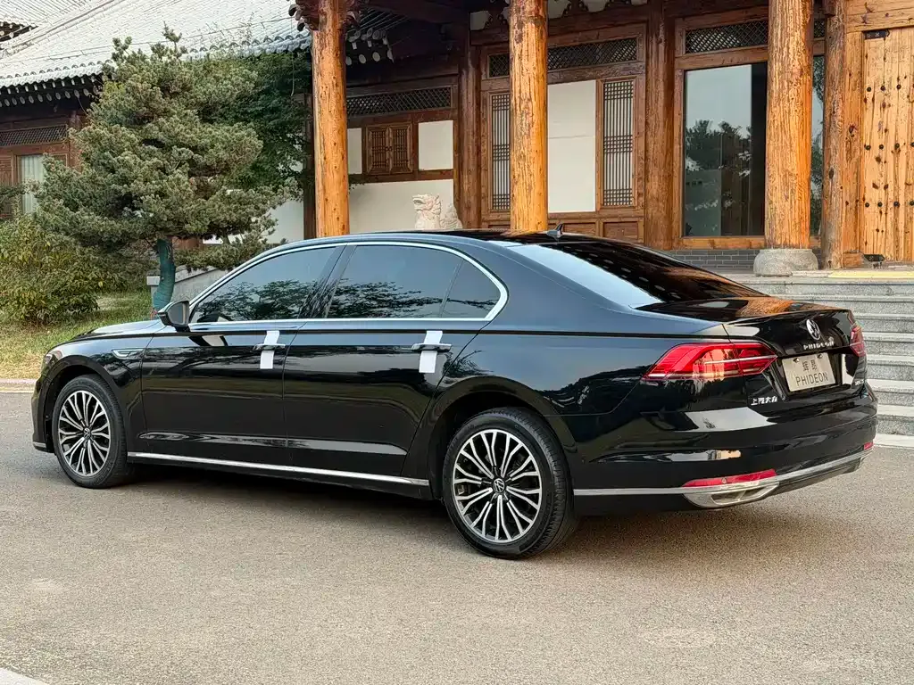 Volkswagen Phideon — фото 9