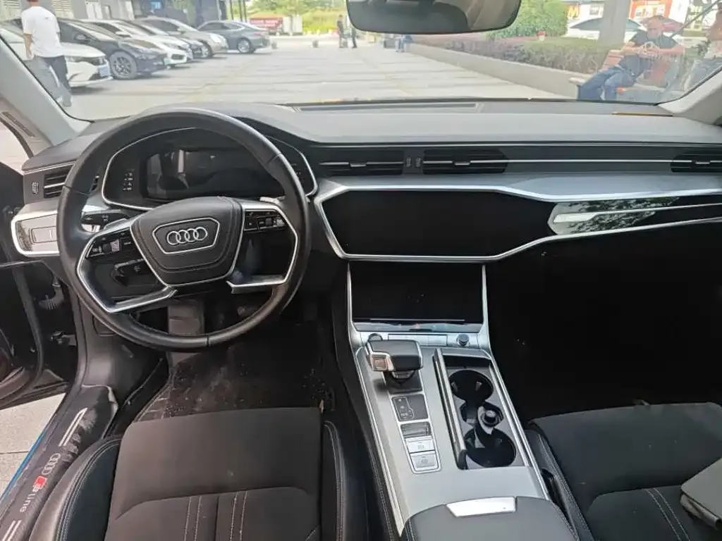 Audi A7L — фото 5