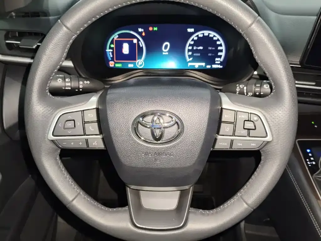 Toyota Granvia — фото 5