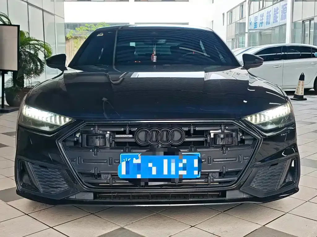 Audi A7L — фото 7