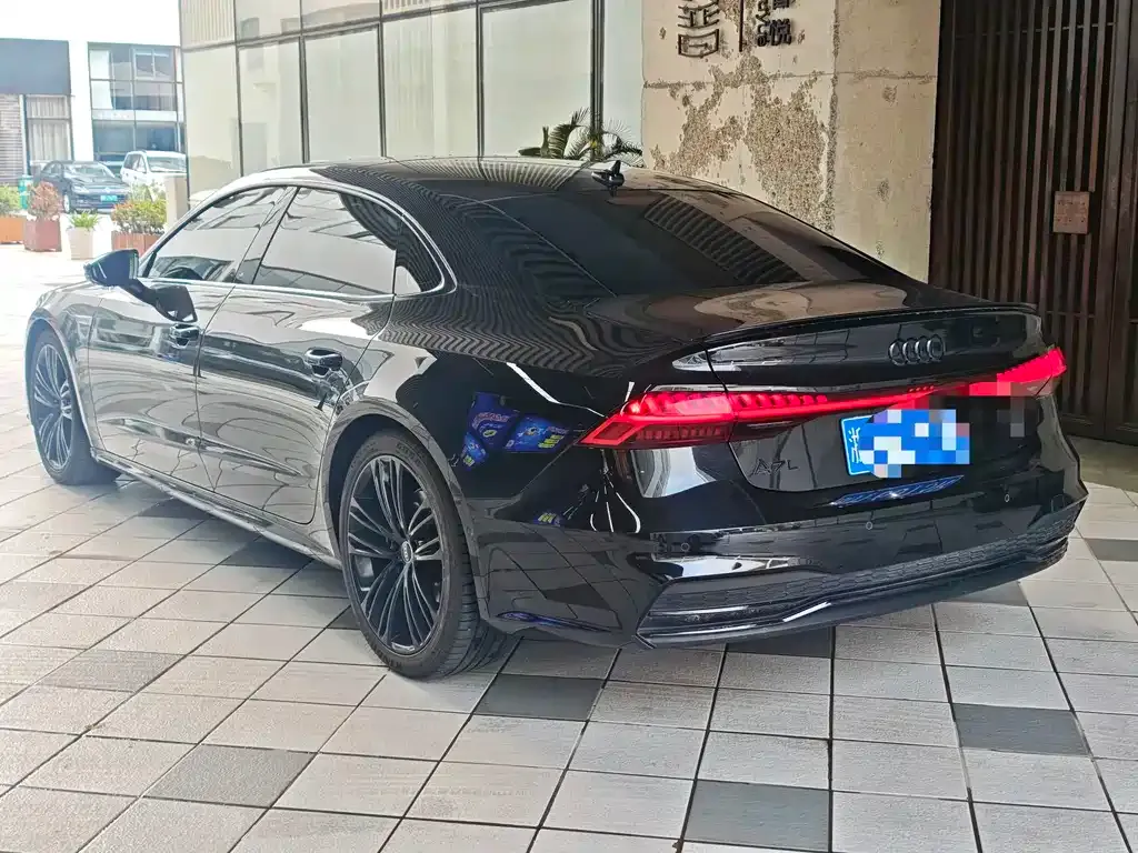 Audi A7L — фото 5