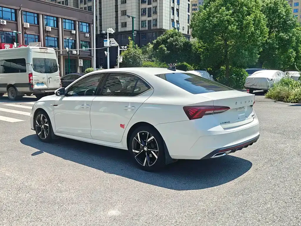 Skoda Octavia — фото 3