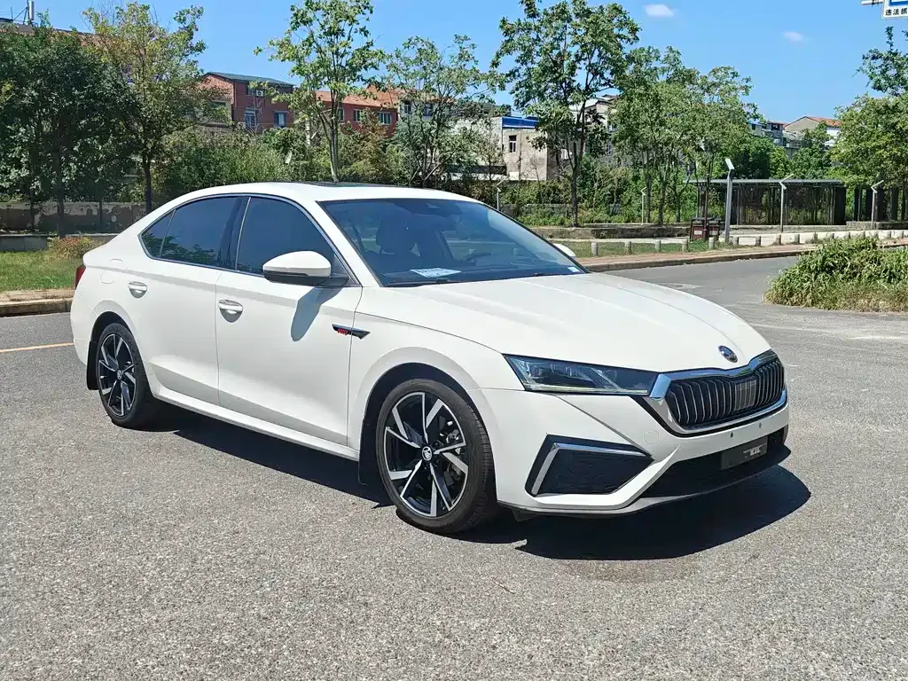 Skoda Octavia — фото 8