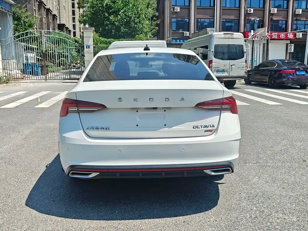 Skoda Octavia — фото 6