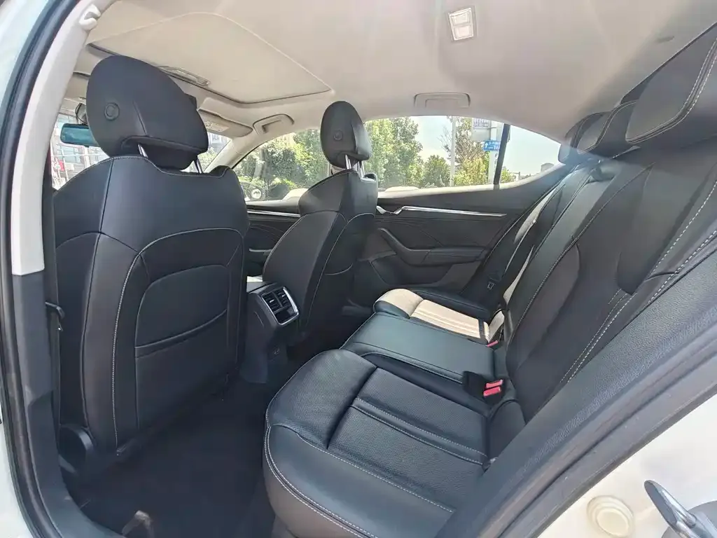Skoda Octavia — фото 5