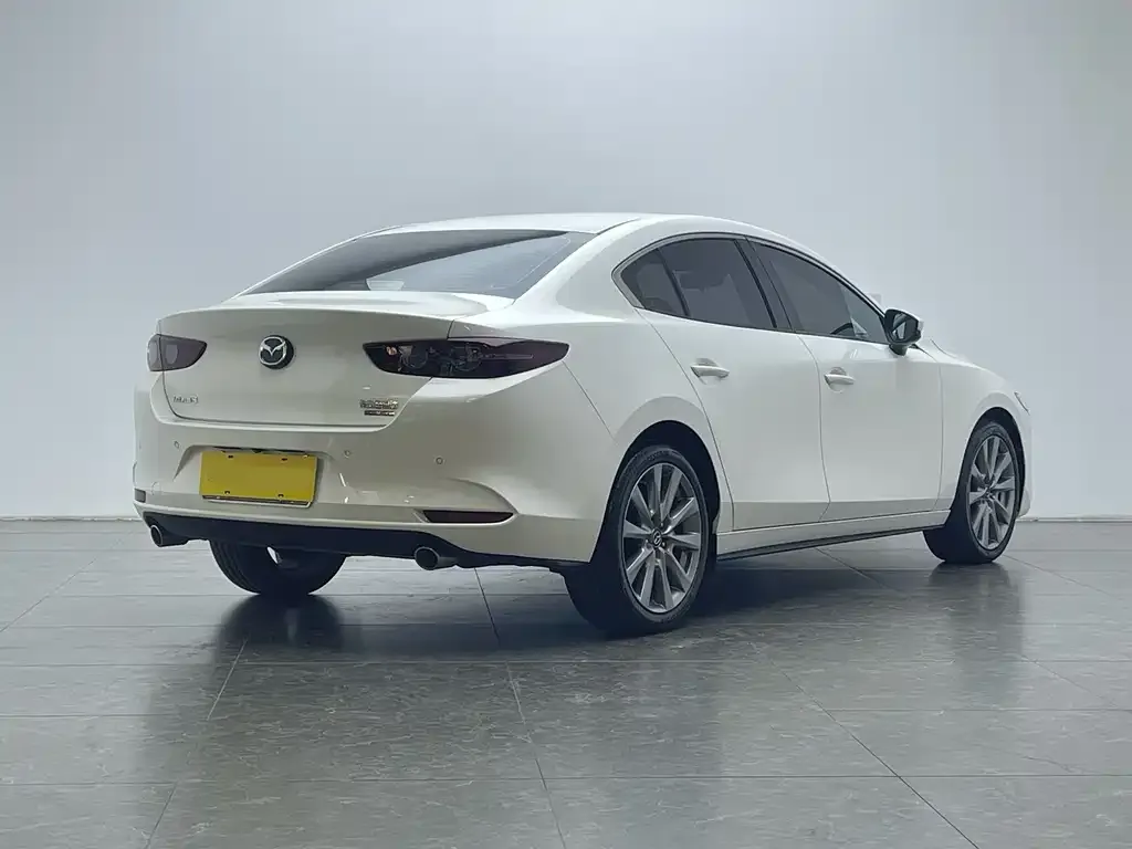 Mazda 3 Axela — фото 3