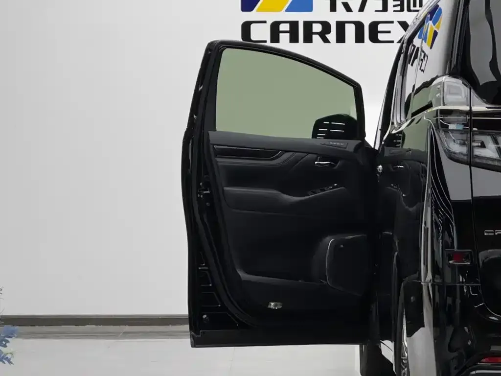 Toyota Vellfire — фото 2
