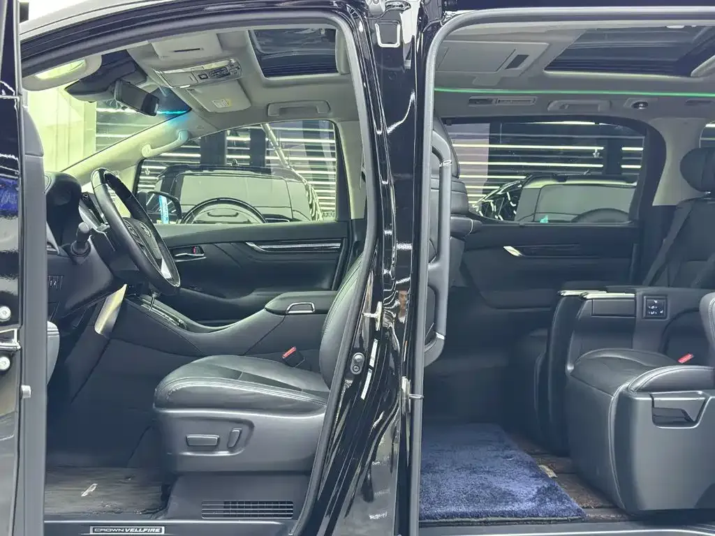 Toyota Vellfire — фото 5