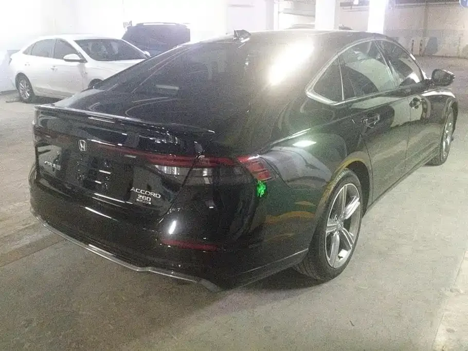 Honda Accord — фото 10
