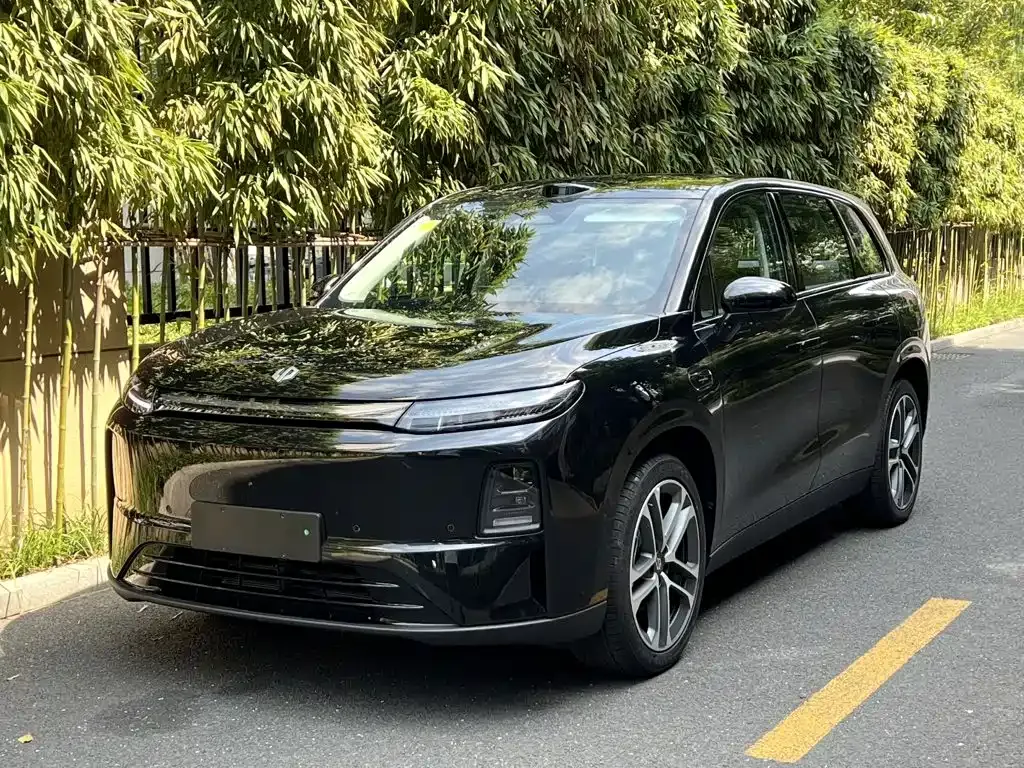 Leapmotor C10 — фото 1