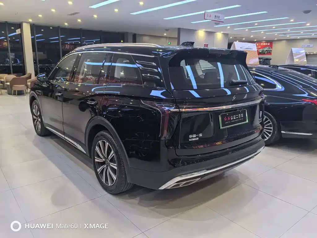 Hongqi HS7 PHEV — фото 4