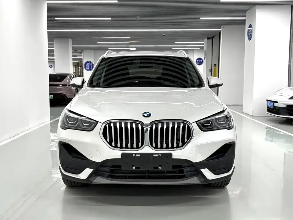 BMW X1 — фото 8
