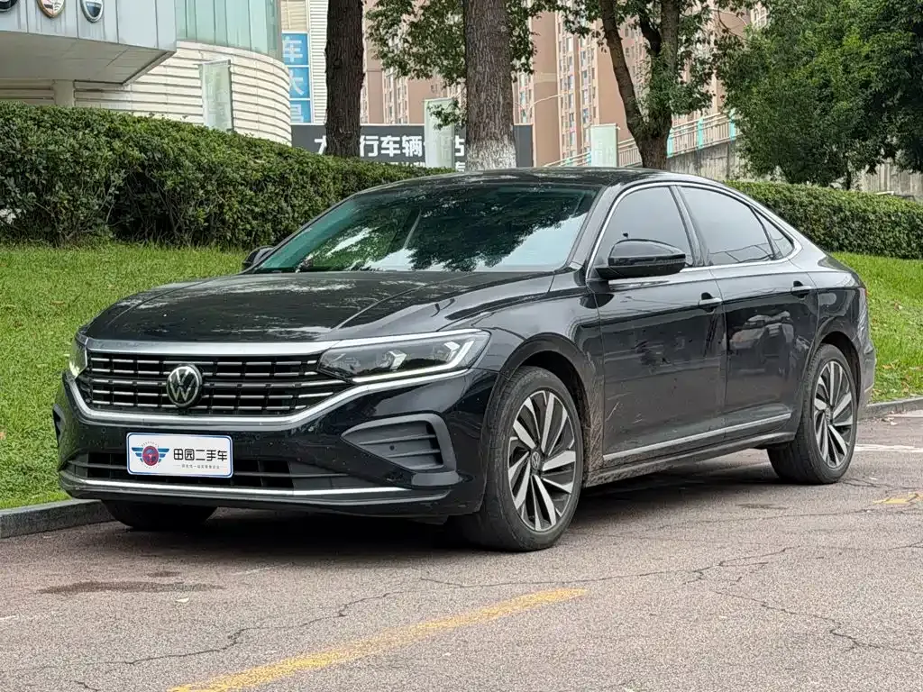 Volkswagen Passat — фото 1