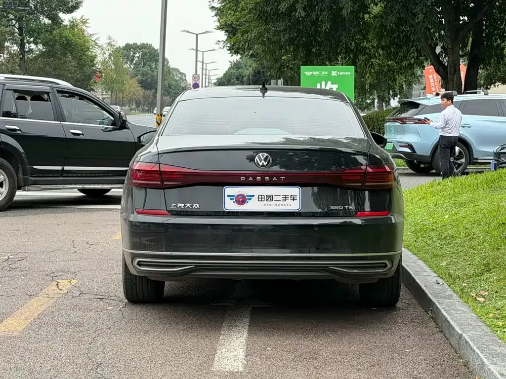 Volkswagen Passat — фото 4