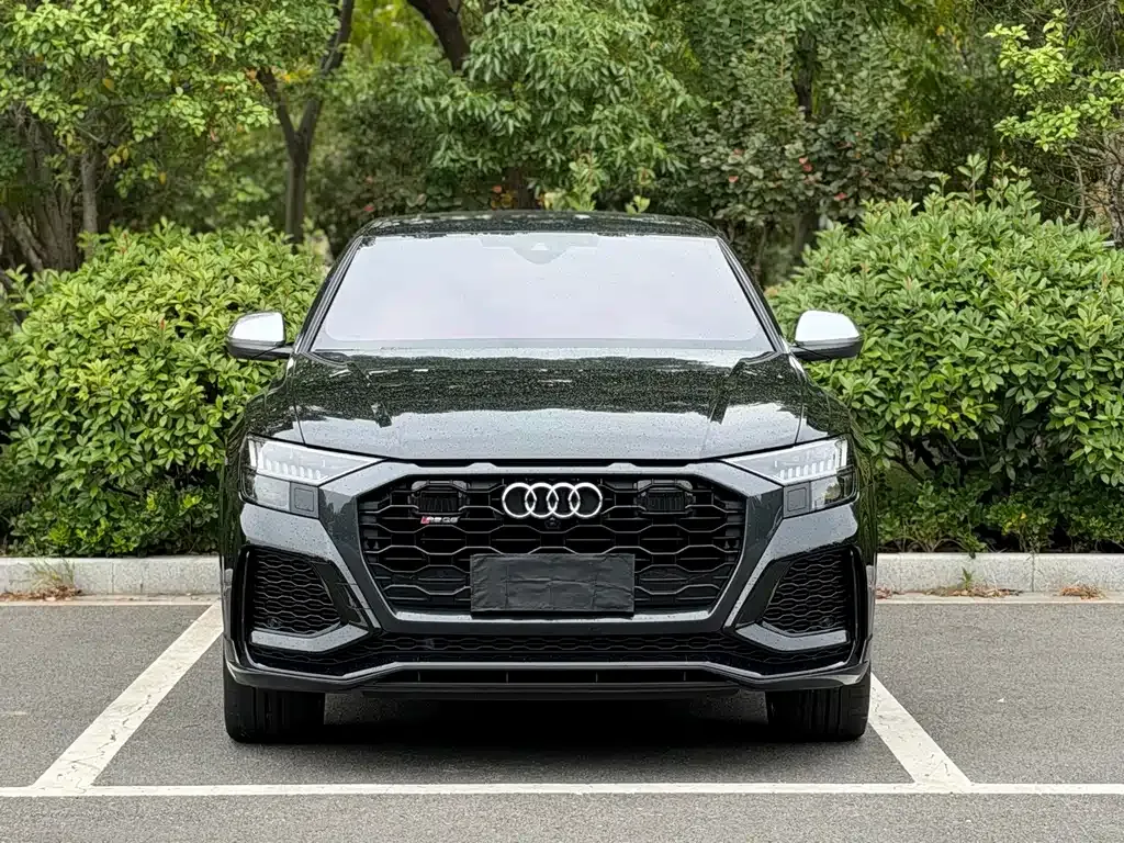 Audi RS Q8 — фото 3