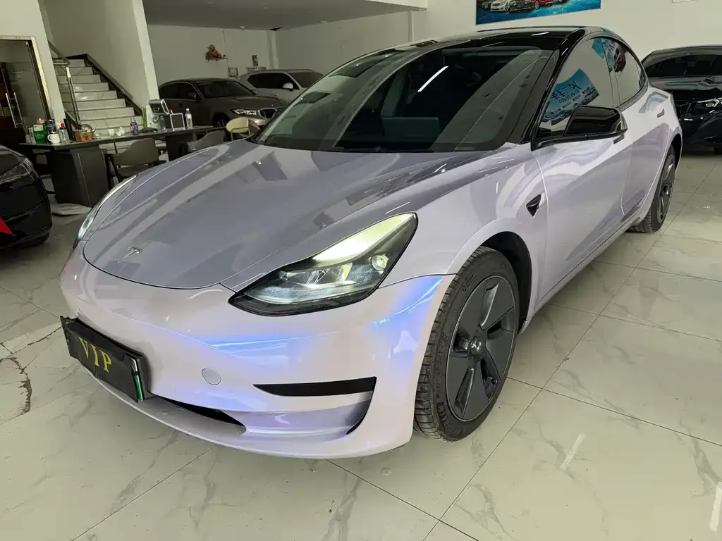 Tesla Model 3 — фото 1