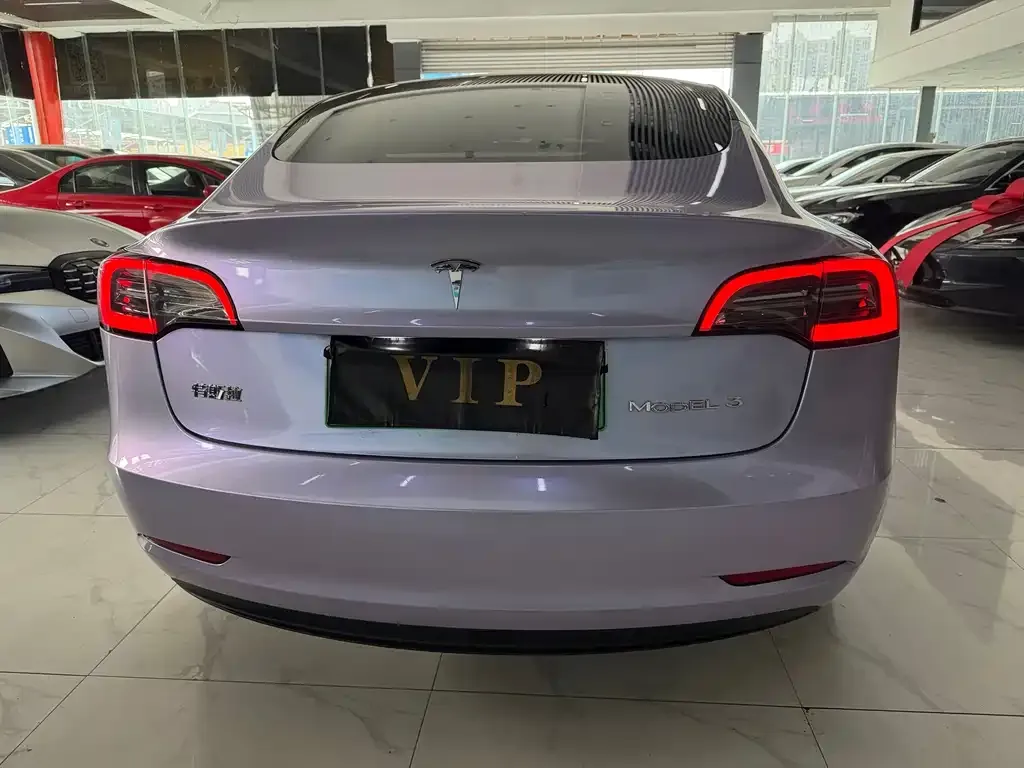 Tesla Model 3 — фото 9