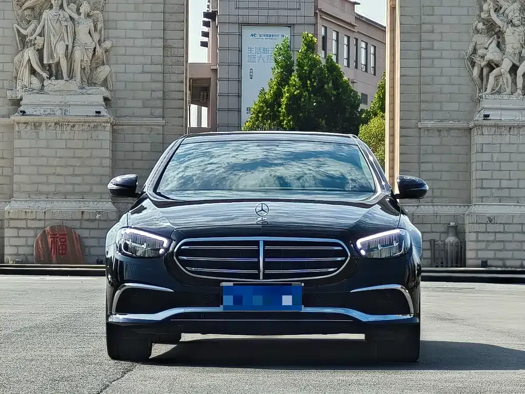 Mercedes-Benz E-Class — фото 7