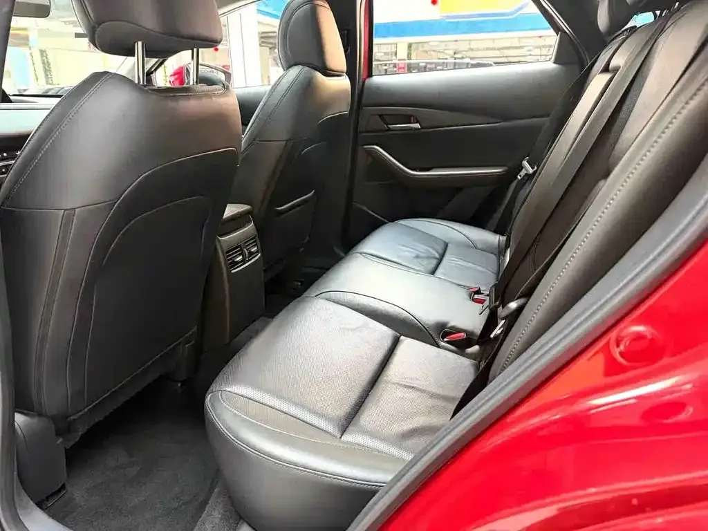 Mazda CX-30 — фото 10