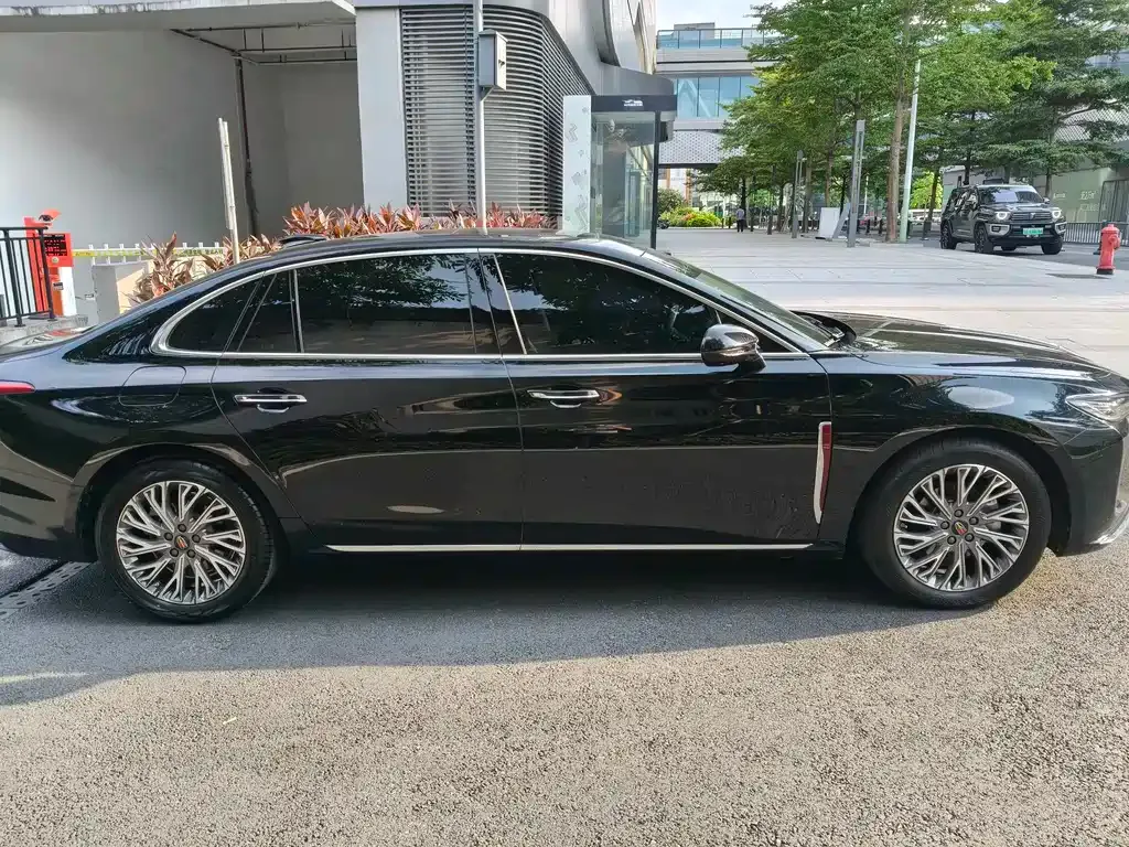 Hongqi H5 — фото 10