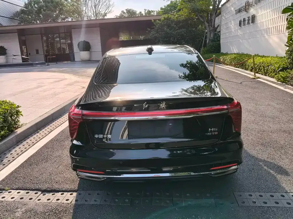Hongqi H5 — фото 3