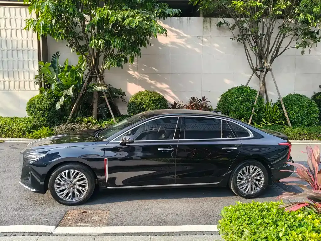 Hongqi H5 — фото 2