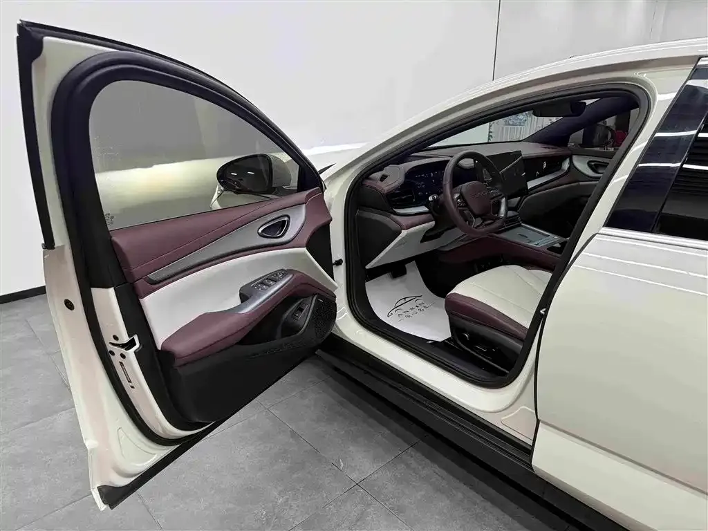 BYD Seal 07 DM-i — фото 8