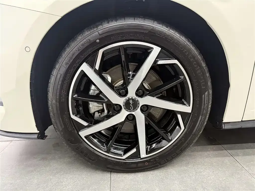 BYD Seal 07 DM-i — фото 3