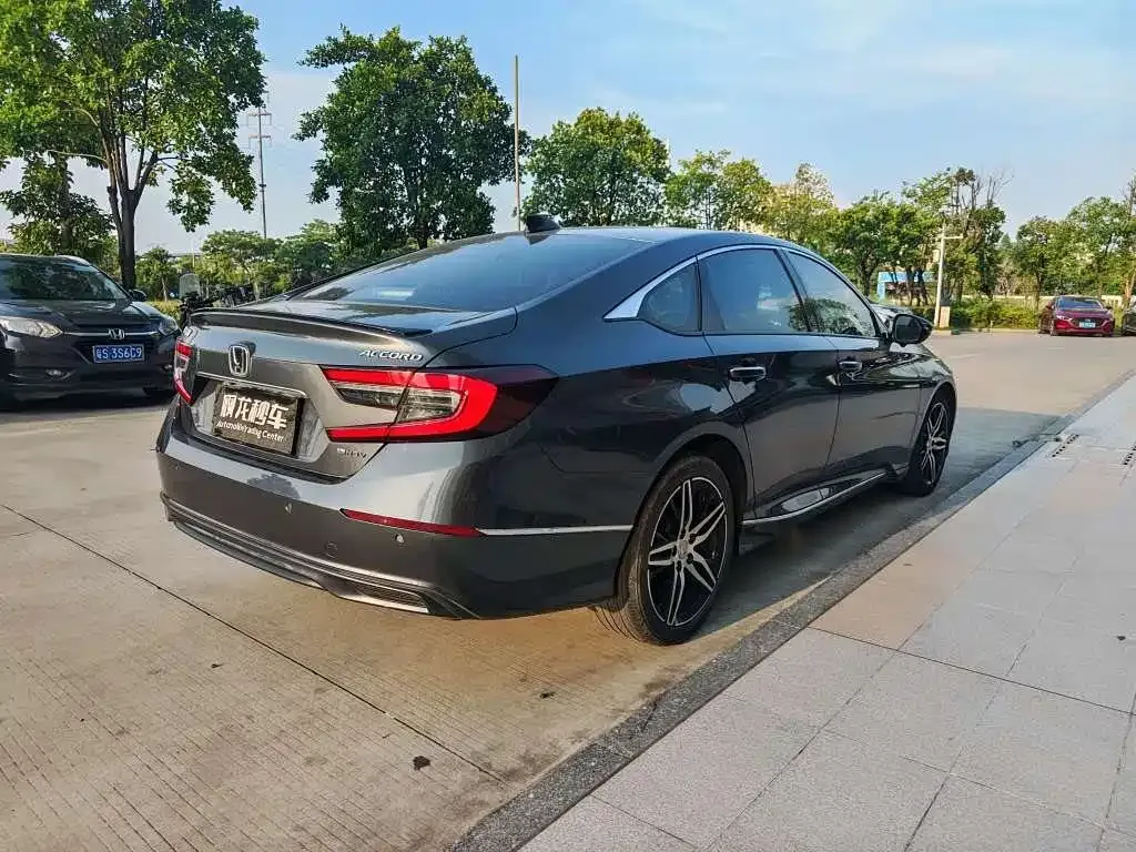 Honda Accord — фото 4