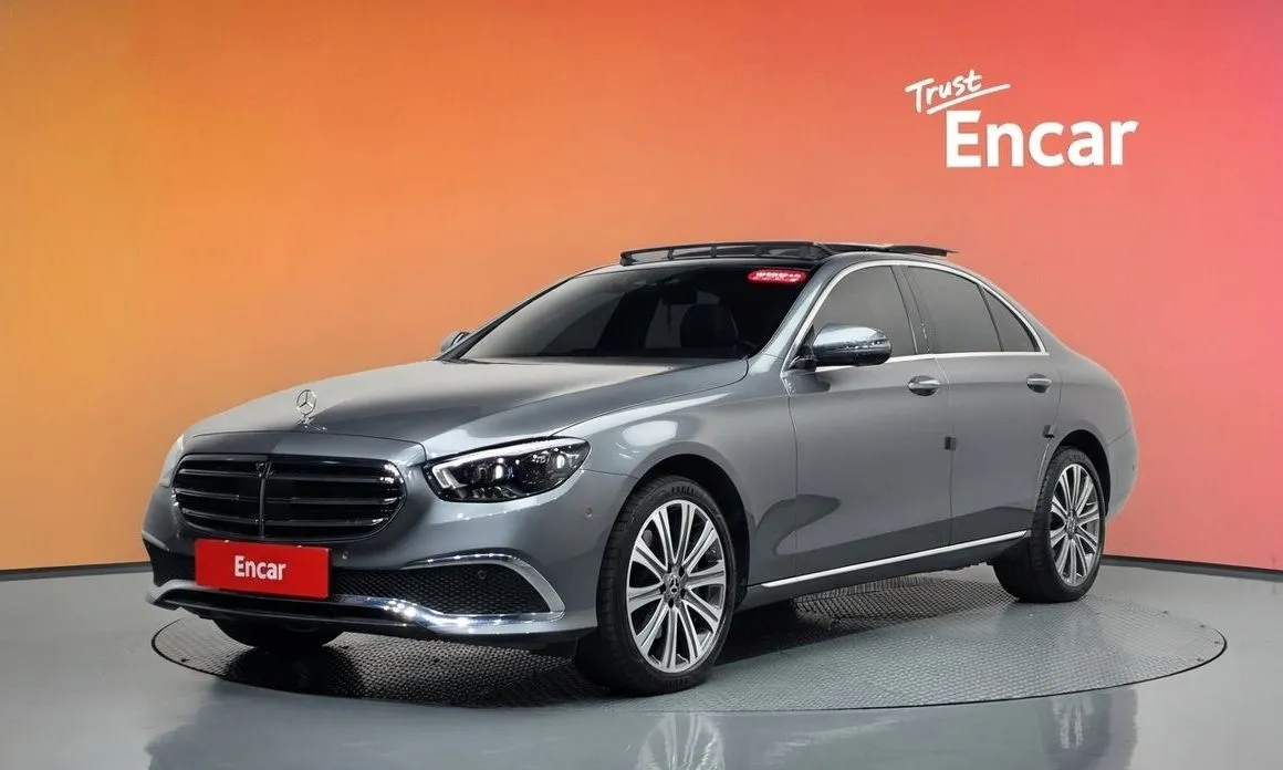 Mercedes-Benz E-Class — фото 1