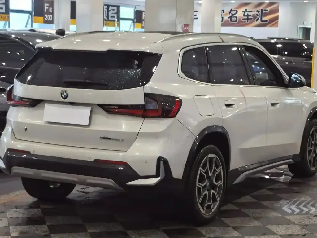 BMW X1 — фото 10