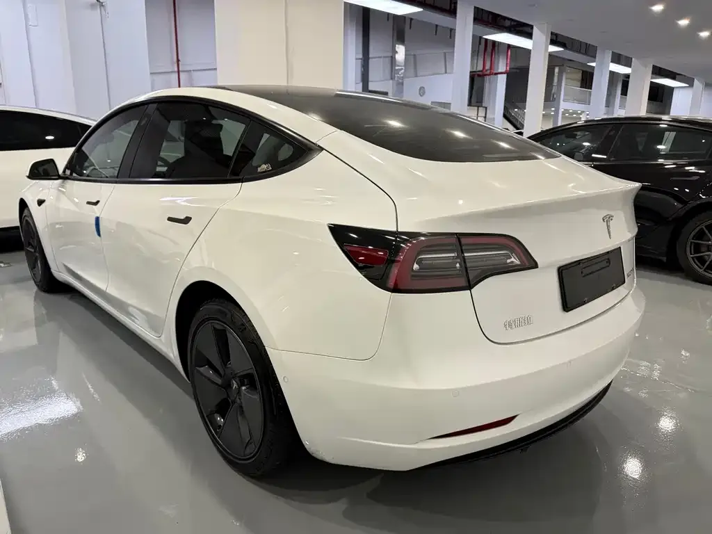 Tesla Model 3 — фото 5
