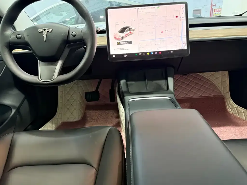 Tesla Model 3 — фото 3