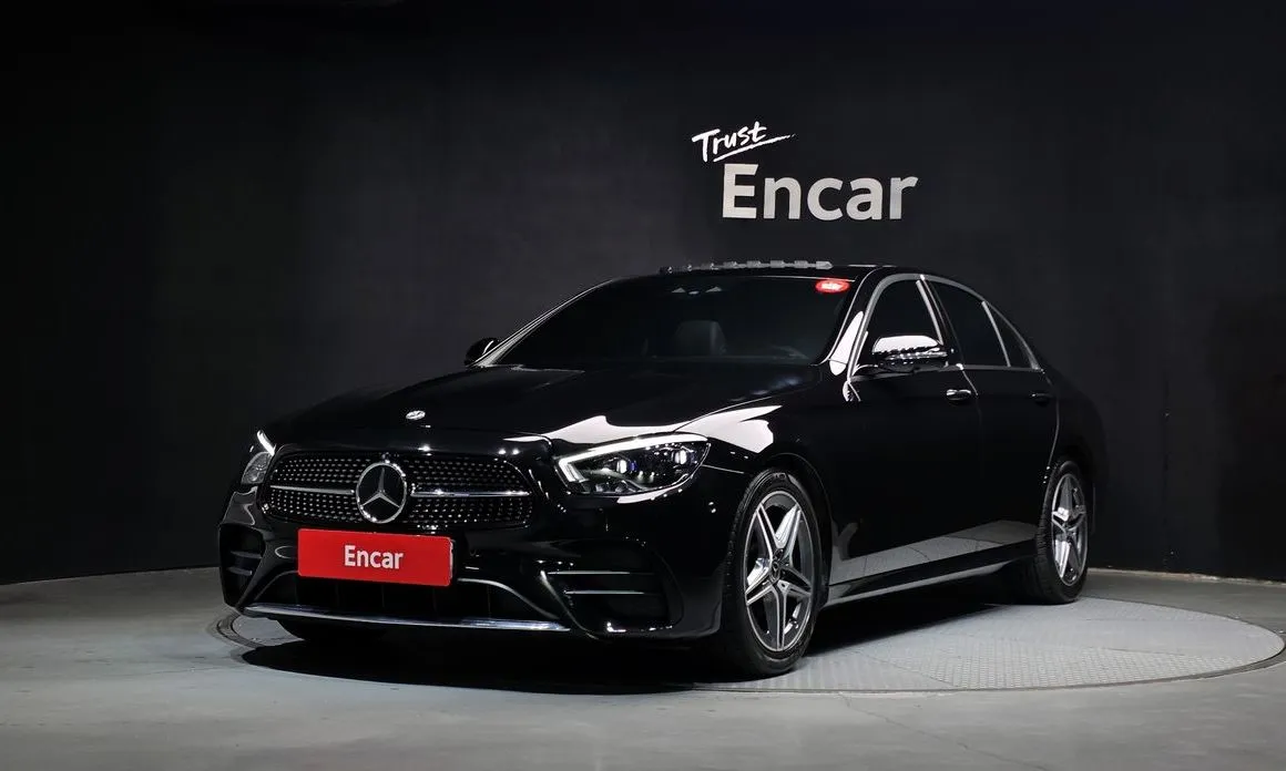 Mercedes-Benz E-Class — фото 1