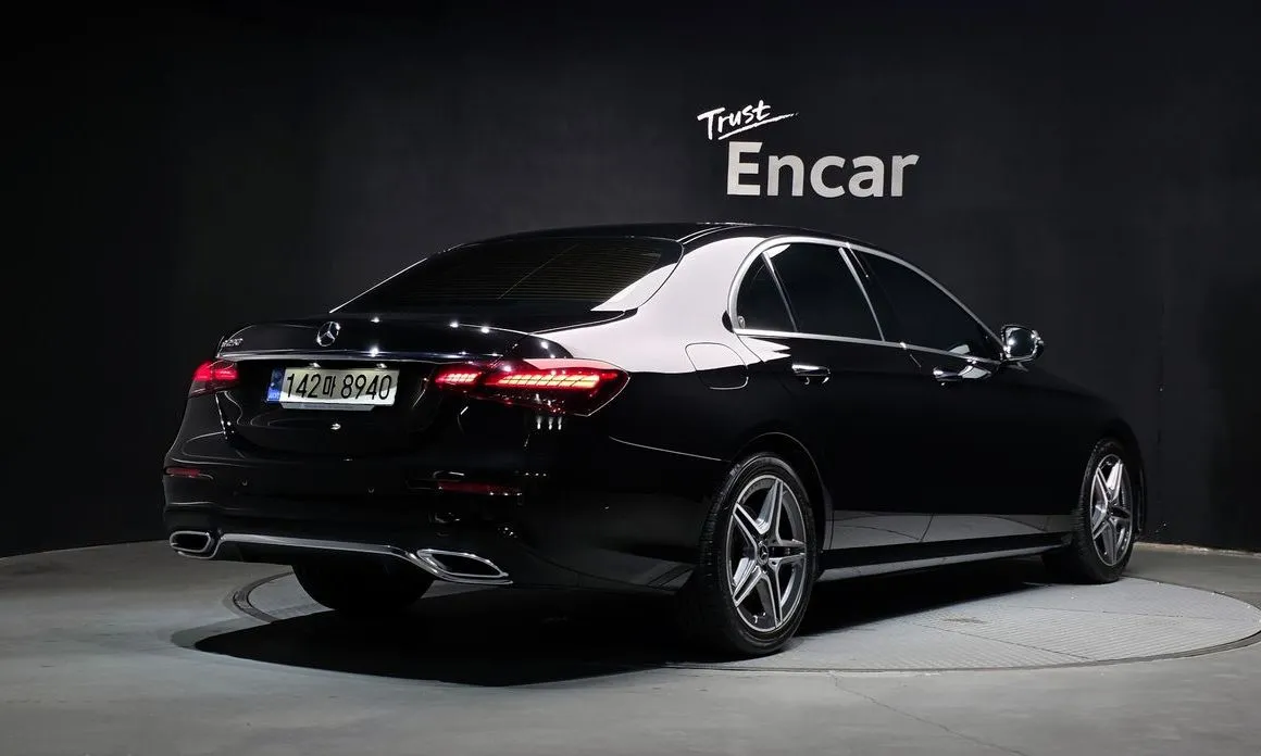 Mercedes-Benz E-Class — фото 6