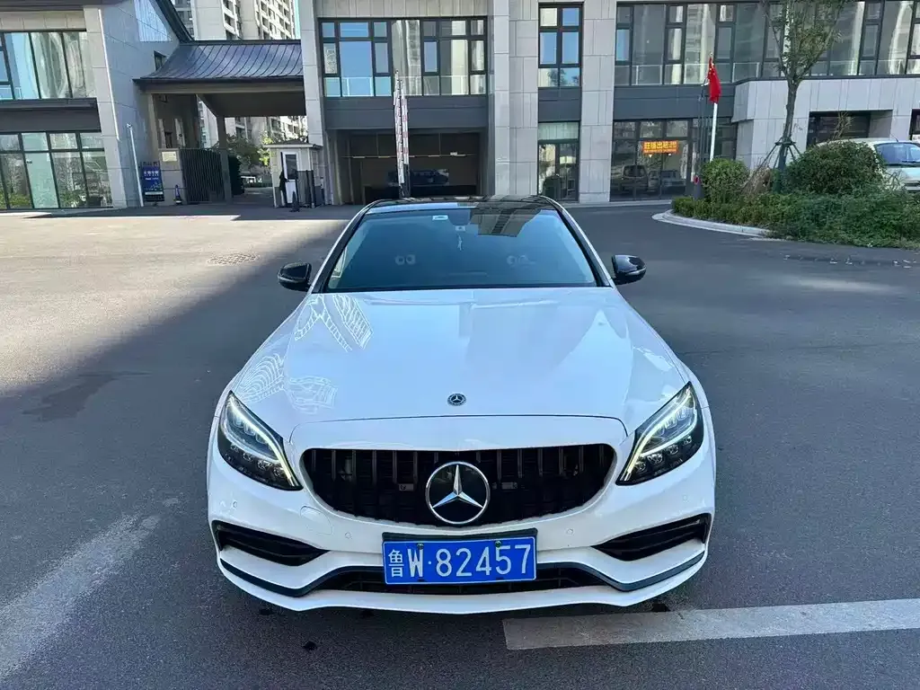 Mercedes-Benz C-Class — фото 1