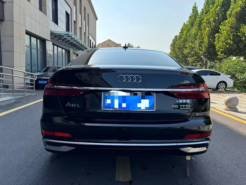 Audi A6L — фото 7