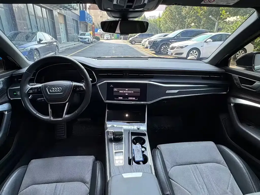 Audi A6L — фото 2