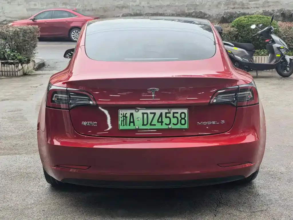 Tesla Model 3 — фото 4