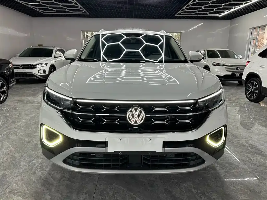 Volkswagen Tayron — фото 1