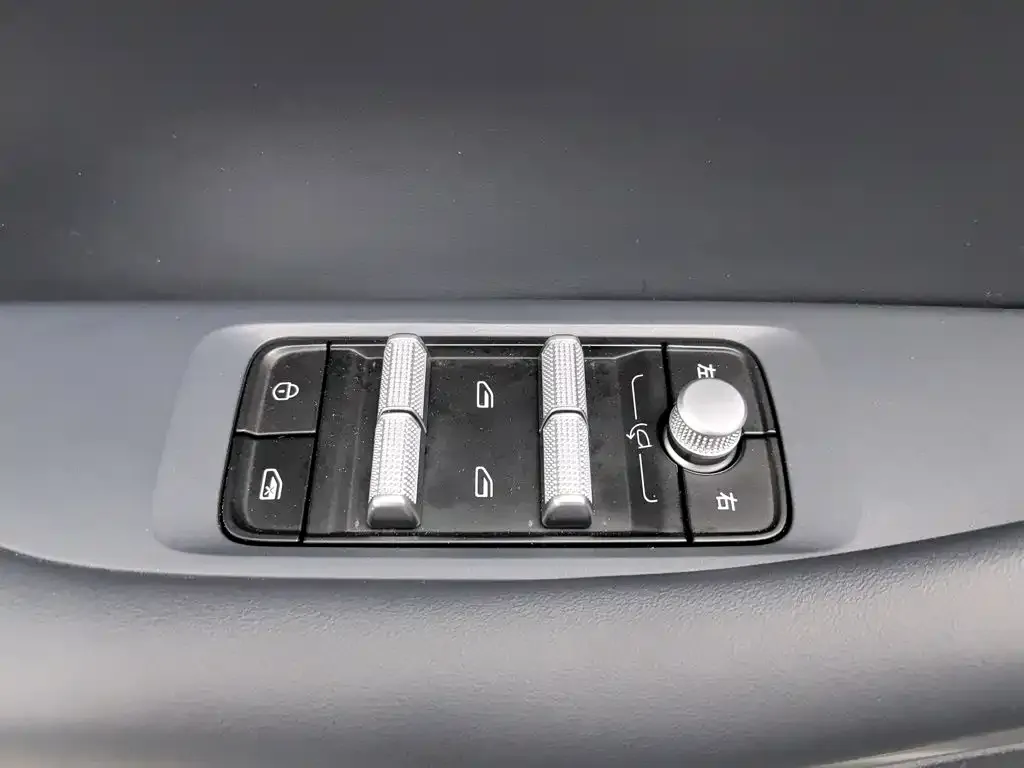 Geely Galaxy E5 — фото 10