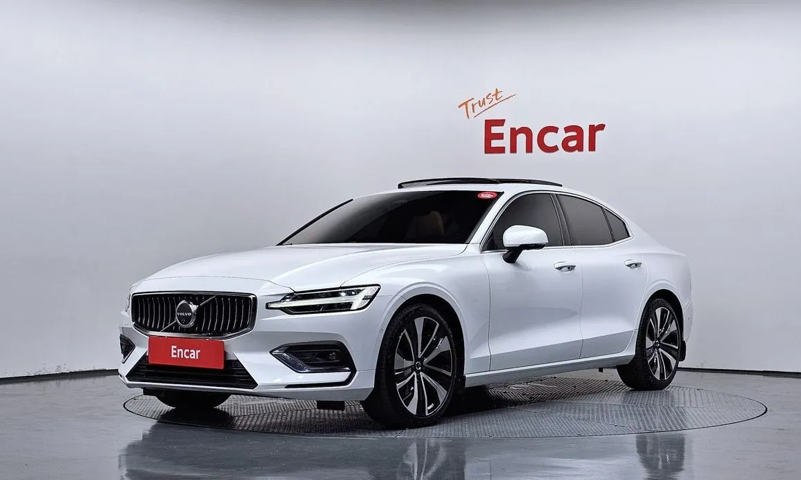 Volvo S60 — фото 1