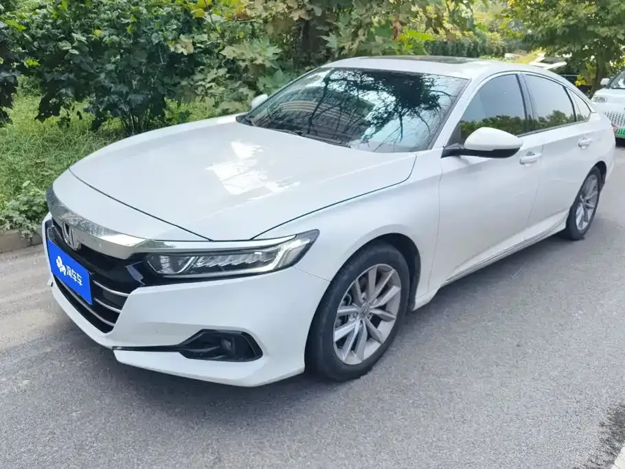 Honda Accord — фото 1