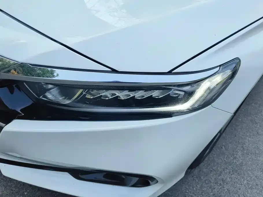 Honda Accord — фото 10
