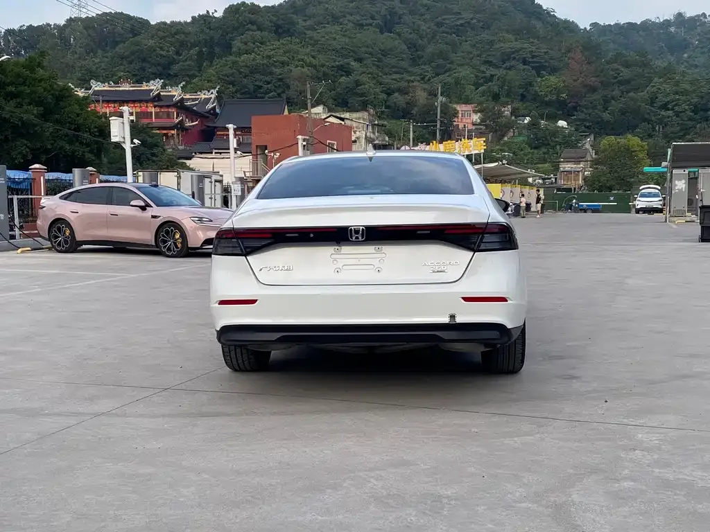 Honda Accord — фото 5